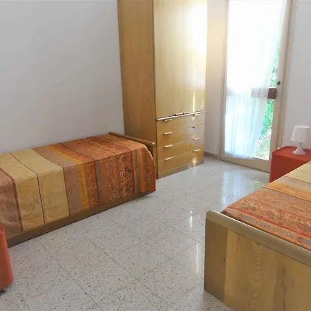 In 41086 *